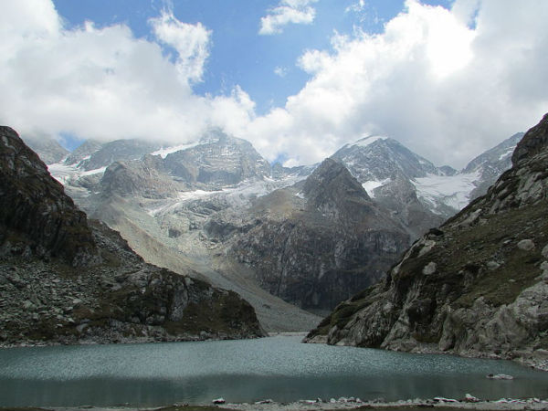 तुलियन झील 