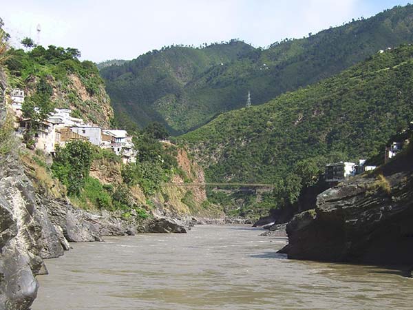 देवप्रयाग : अलकनंदा और भागीरथी के संगम पर स्थित 