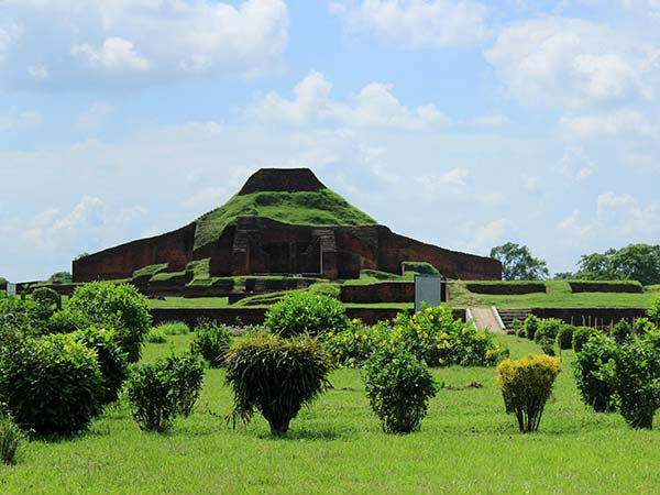 सोमपुरा विश्वविद्यालय (अब बांग्लादेश में) 