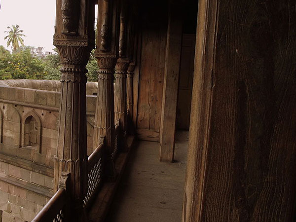  'चाचा मुझे बचा लो'