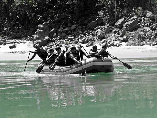 रिवर राफ्टिंग 