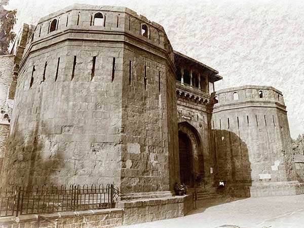 आधी जली संरचना 