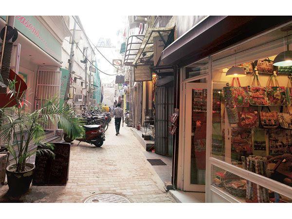 A,B,C,D,E के नाम से हैं ब्लॉक्स 