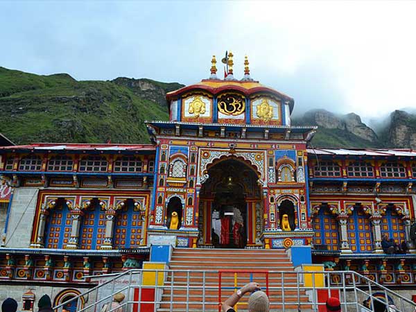 4- बद्रीनाथ मंदिर