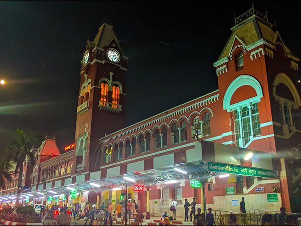 चेन्नई सेंट्रल रेलवे स्टेशन 