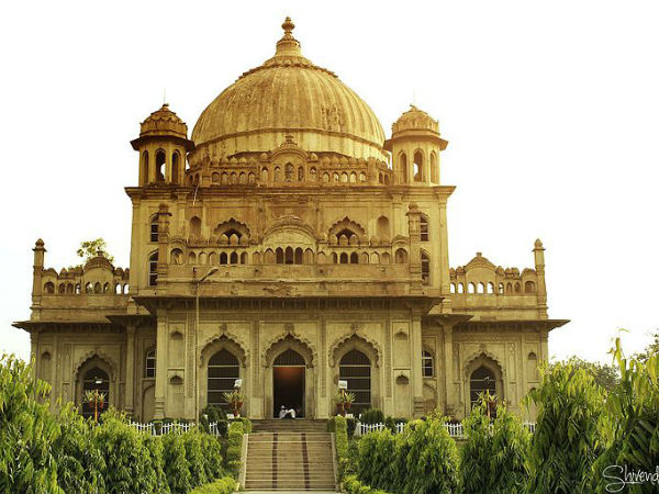 बेगम हज़रत महल पार्क 