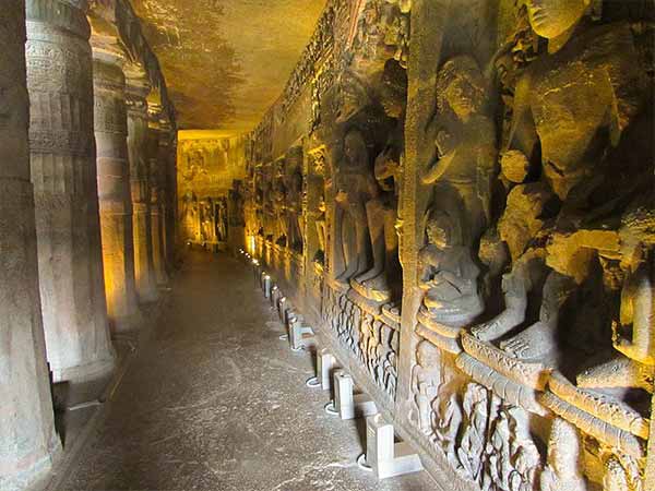 अजंता की गुफाएं 