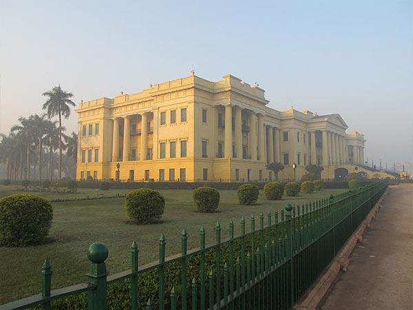 क्यों बनाए गए भ्रामक दरवाज़े 