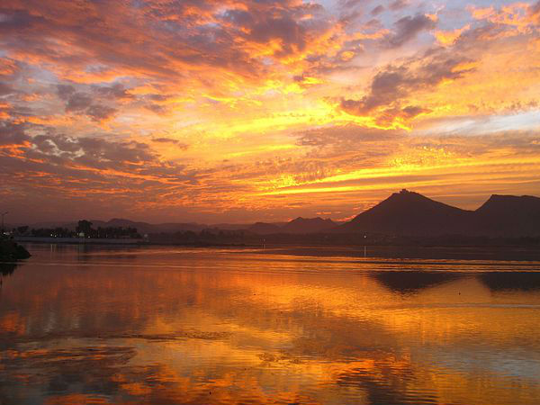 फ़तेह सागर झील 