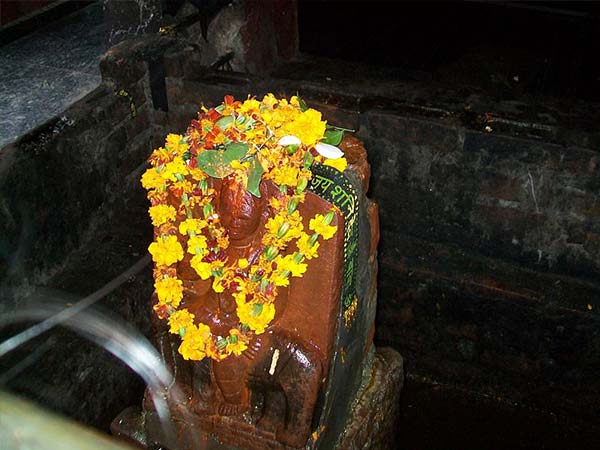 शनिदेव मंदिर, प्रतापगढ़ 