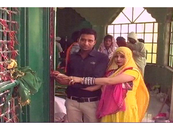 पवित्र मज़ार प्रेम