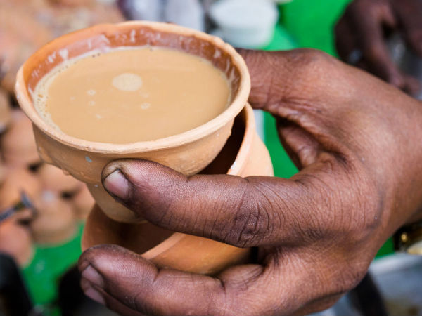 चाय की चुस्कियां 