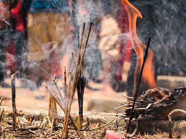 भक्तों का जमावड़ा 