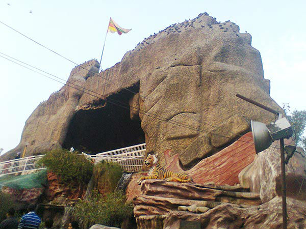 देवी तालाब मंदिर 