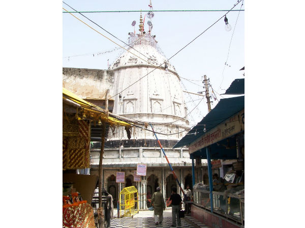कैसे पहुंचे कालका जी मंदिर 