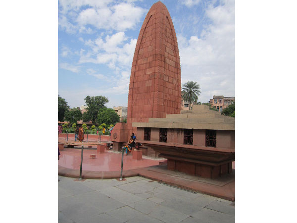 'स्वतंत्रता की लौ'