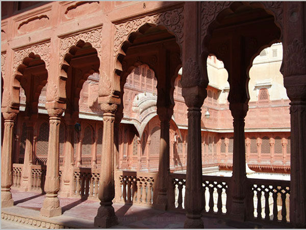 हलवाड़ शाही महल, गुजरात 