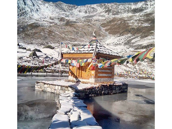 कहां से शुरू होता है ट्रेक?