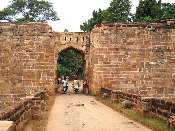 बाराबती किला