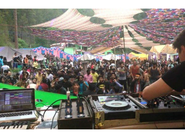 पार्टी हार्ड 