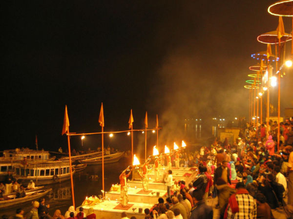 रूफ टॉप कैफे से ले आरती का नजारे 