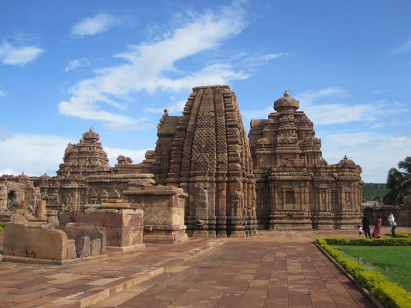 विरुपाक्ष मंदिर