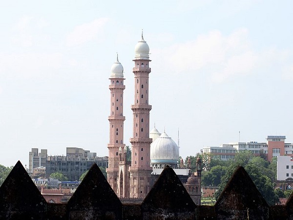 ऊंचाई पर बसा स्थल 