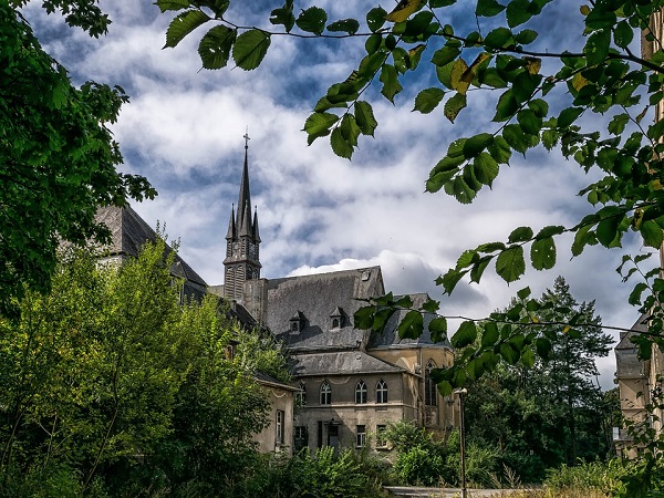 आवासीय विद्यालय