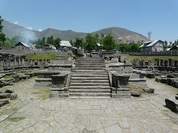 अवंतीपुर के दर्शनीय स्‍थल