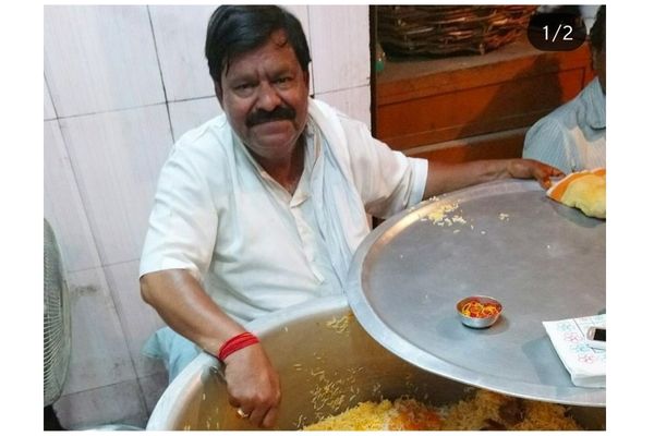 ईद पर यहां खाए खाना