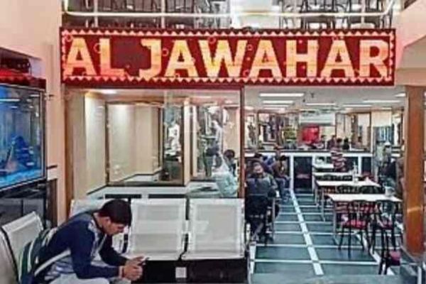 ईद पर यहां खाए खाना