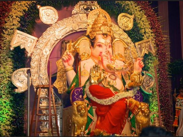 जीएसबी सेवा मंडल की गणेश मूर्ति 