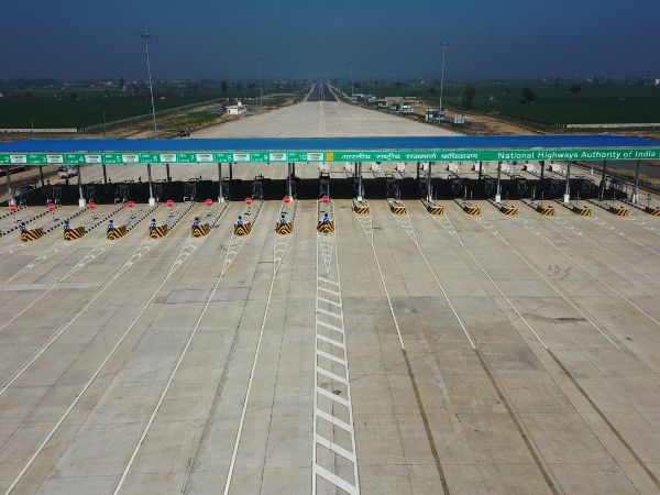 2 मेन टोल प्लाजा व 8 रोडओवर ब्रिज