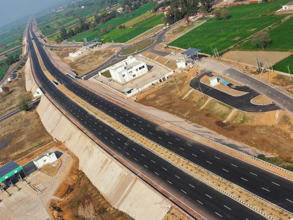 हाईवे पर जरूरी फैसिलिटी की सुविधा भी उपलब्ध