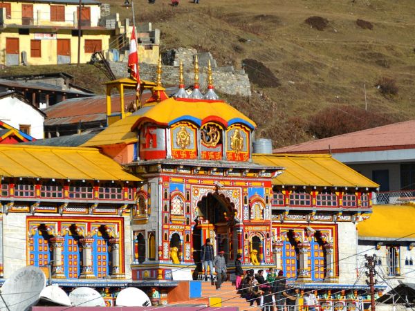 आसपास में घूमने लायक स्थान