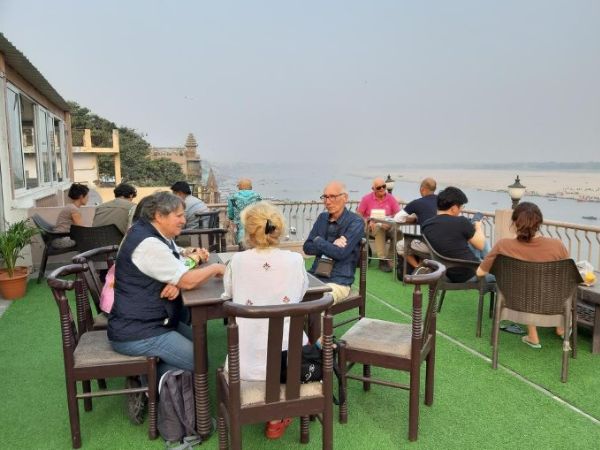 गंगा व्यू कैफे एंड रेस्टोरेंट