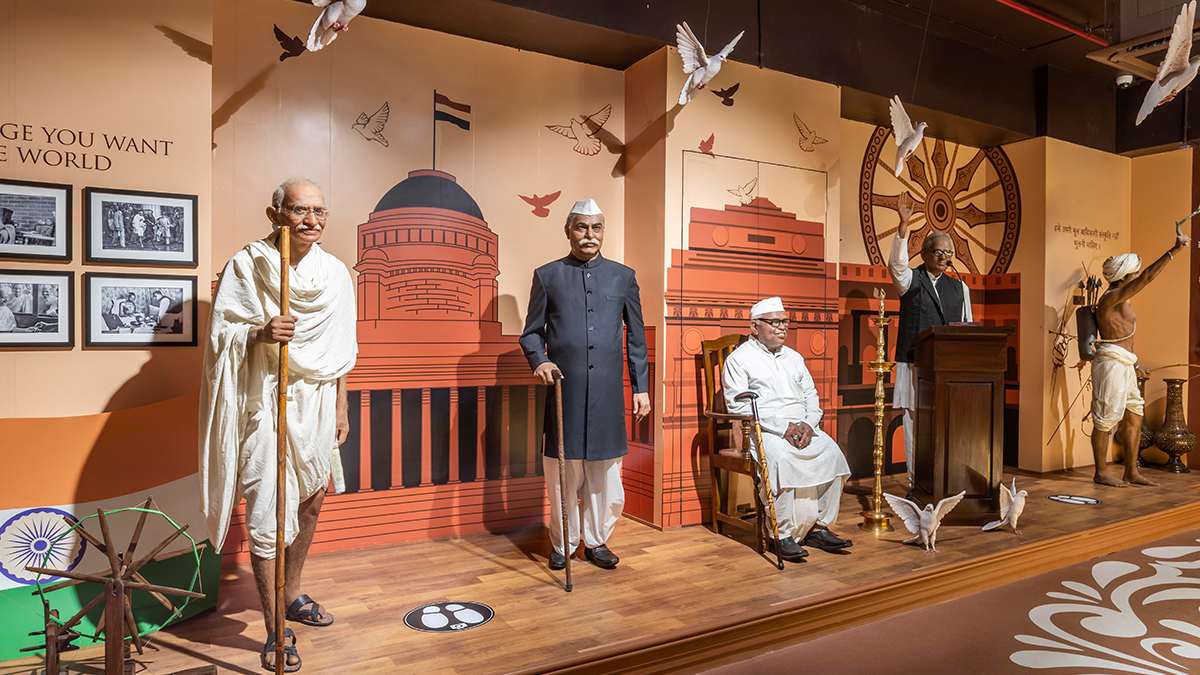 पटना का हॉट डेस्टिनेशन एंजेलिना जोली से लेकर आर्यभट्ट तक, बिहार वैक्स