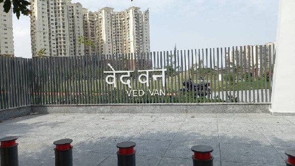 new theme park in noida ved van
