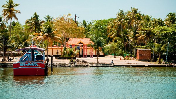 jetty for boat ride in backwater kerala