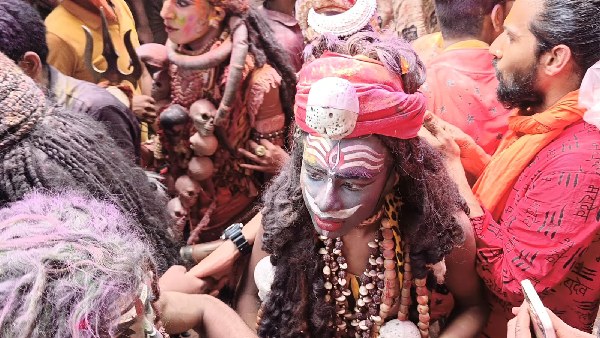 mahadev varanasi masan holi