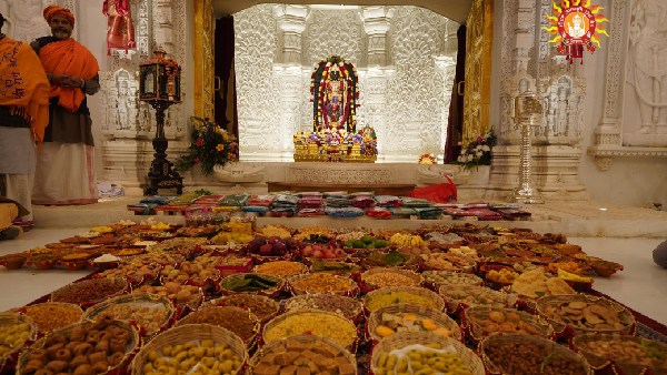 56 bhog to ramlalla ram mandir ayodhya on holi
