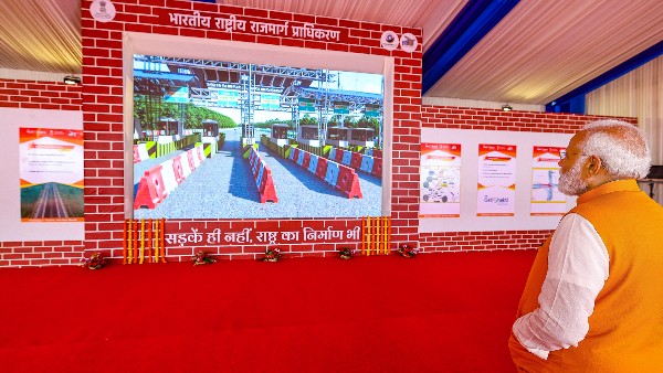 pm modi while inauguration of dwarka expressway