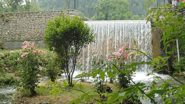 kashmir verinag waterfall
