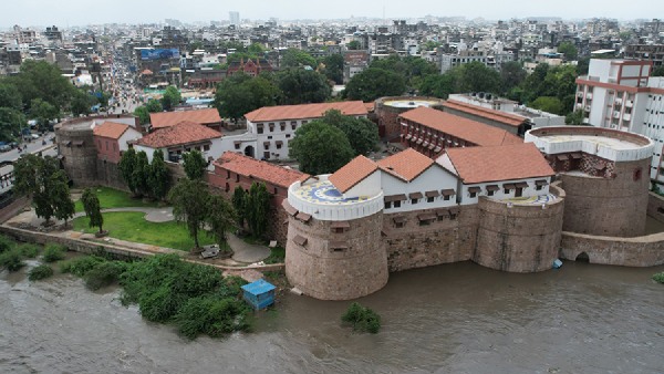 surat fort on the bank of tapti river
