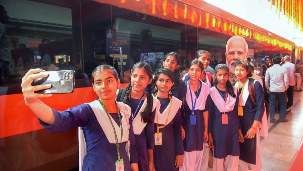 vande bharat sleeper train routes