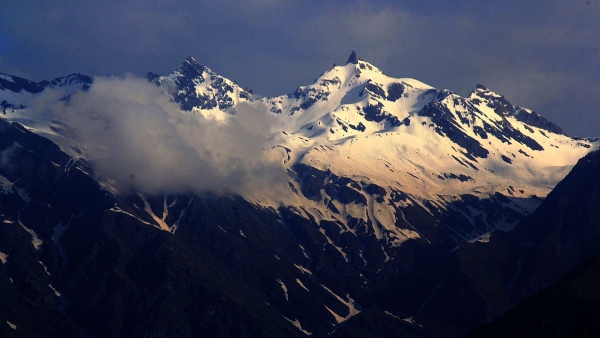 shrikhand mahadev peak