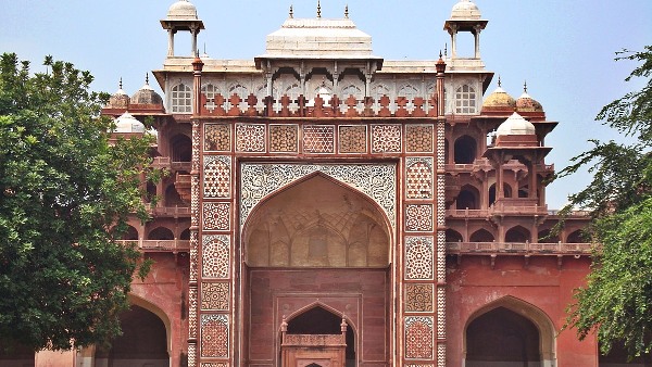 akbar tomb