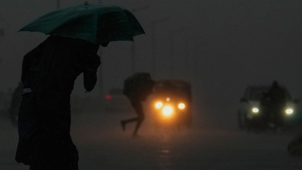 cyclone heavy rain kolkata howrah
