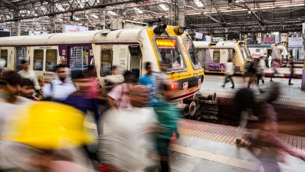 mumbai train station