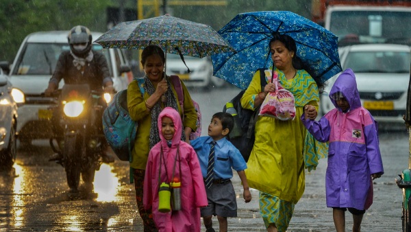 Heavy Rain lashes Delhi Heavy Rain lashes Delhi